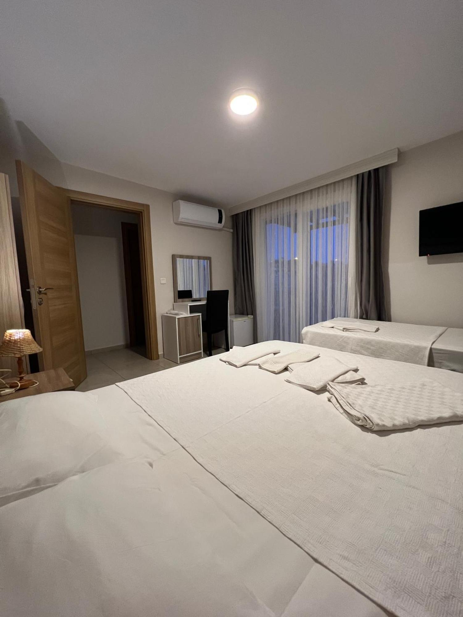 Bayram Hotel Cesme Exterior photo